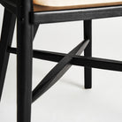 Sillón de comedor de abedul negro y lino Cala Olivera