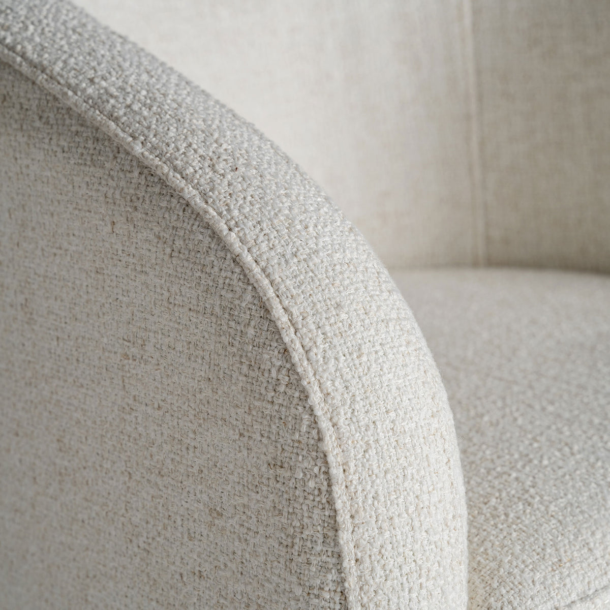 Sillón de comedor tapizado blanco roto Cala Bassa