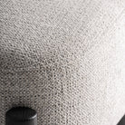 Sillón de fresno negro y tapizado blanco roto Silba