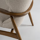 Sillón de fresno tapizado beige Ca Marí