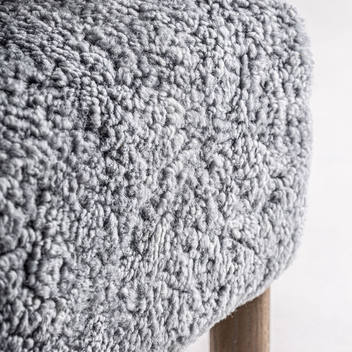 Sillón de fresno tapizado gris Ses Salines