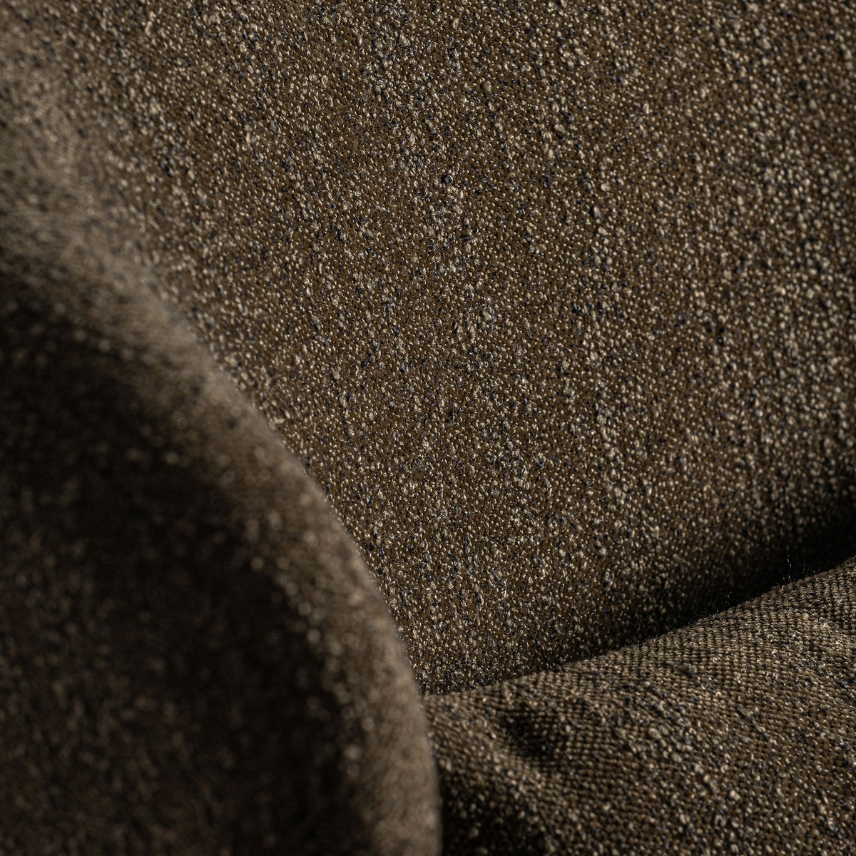 Sillón de fresno tapizado verde Ca Marí
