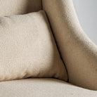 Sillón de madera de mango y tapizado beige Galtellì