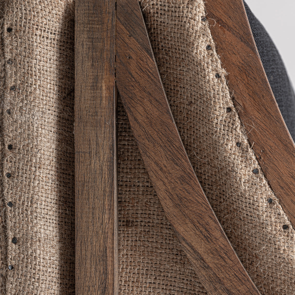Sillón de madera mindi Es Trucadors
