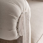 Sillón de madera tropical y tapizado beige Sant Jordi