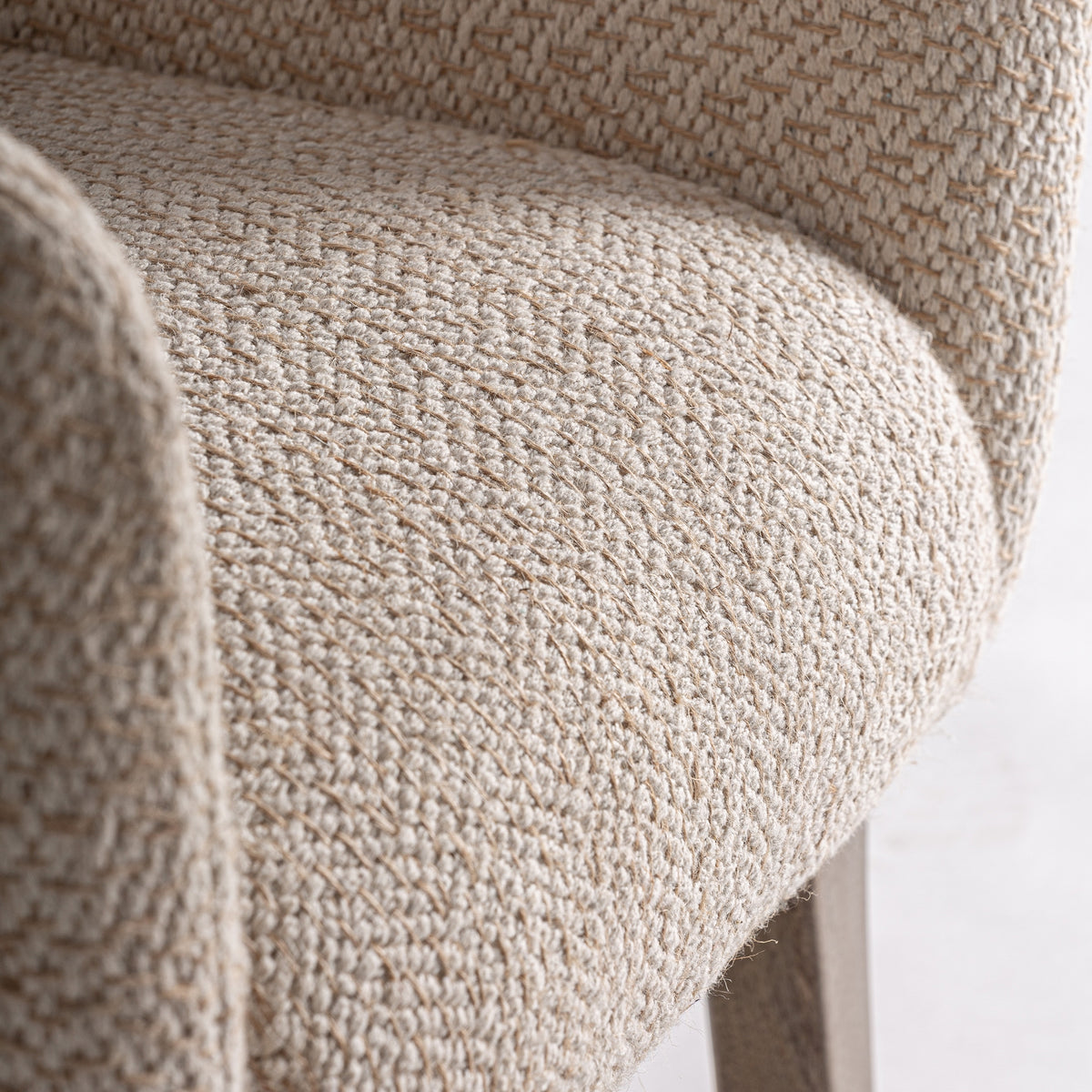 Sillón de mango tapizado en yute Es Vedranell