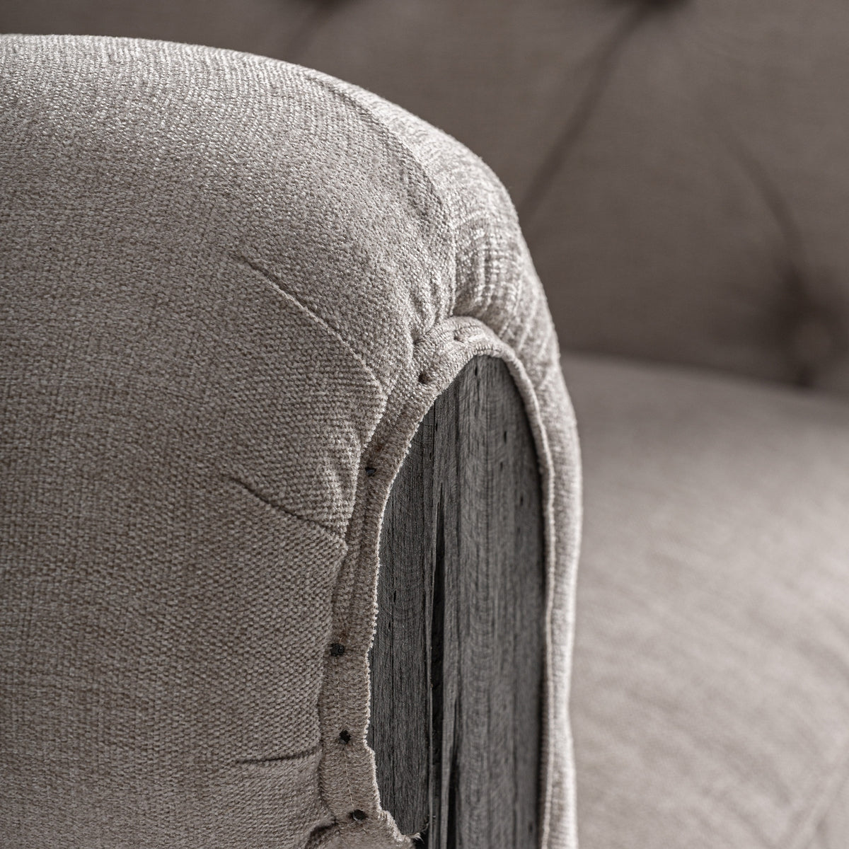 Sillón de mindi negro y tapizado beige Sant Jordi