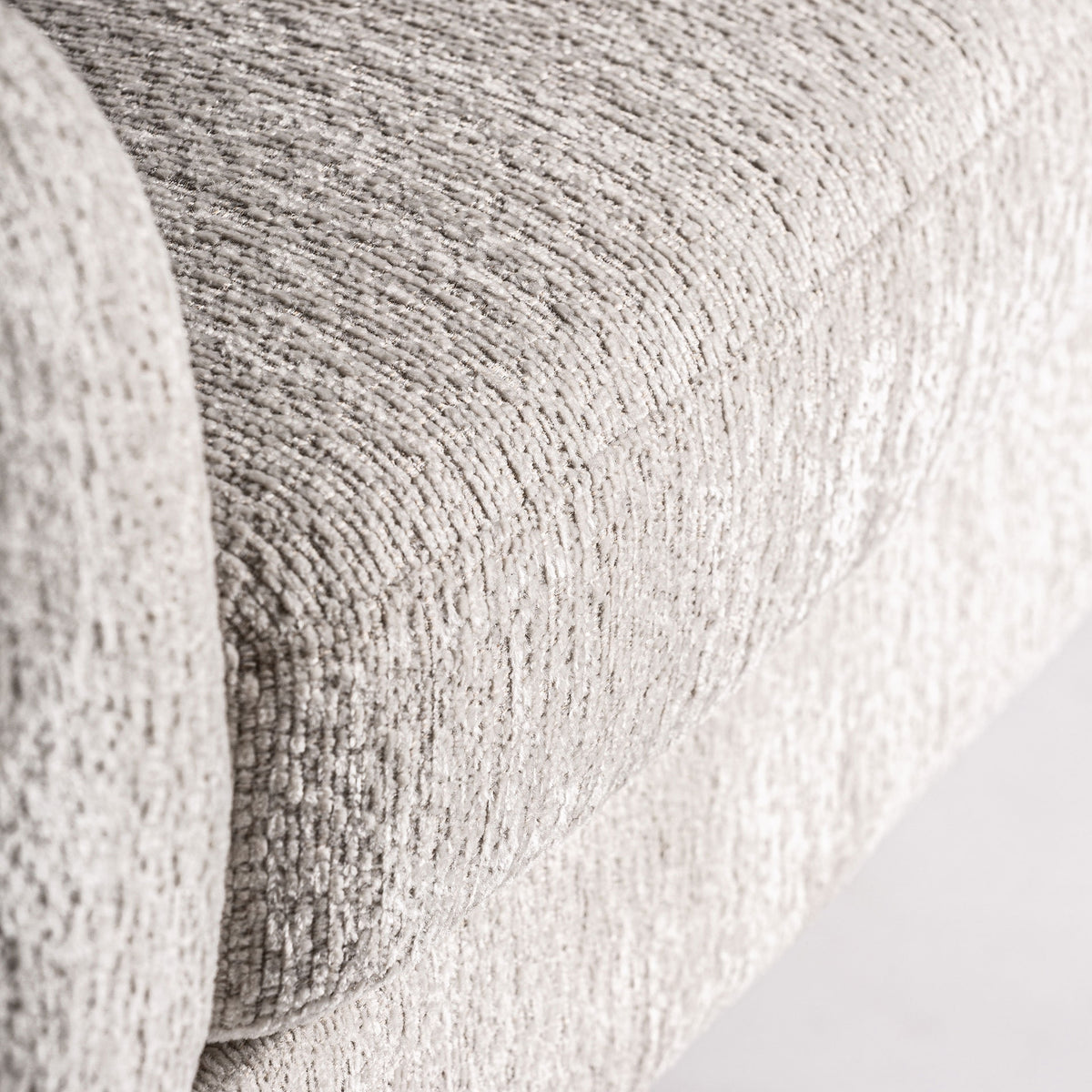 Sillón de terciopelo blanco roto Sant Antoni