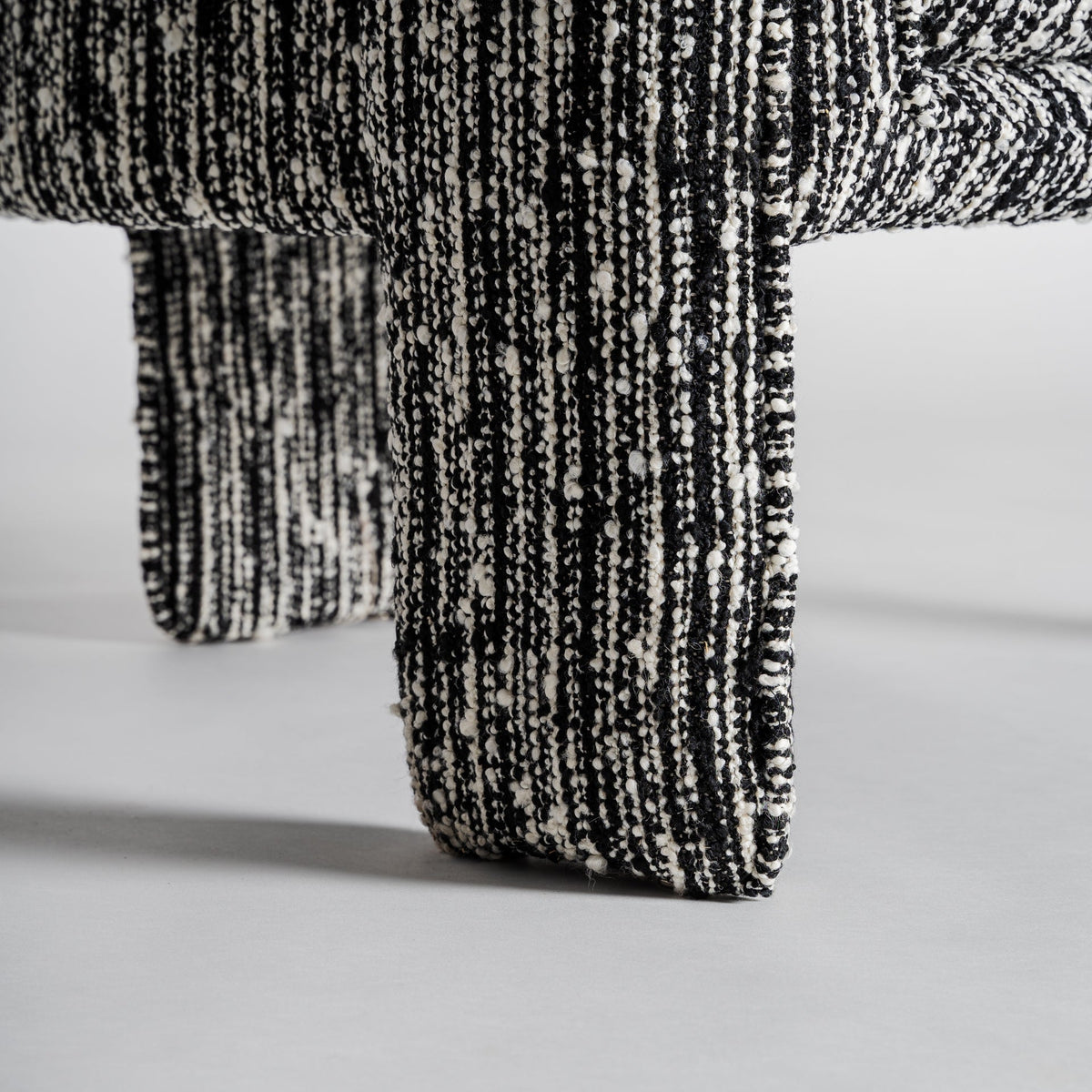 Sillón Eleele - #pino_y_jacaranda#
