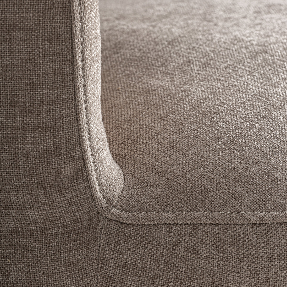 Sillón giratorio de chenilla beige Sant Miquel