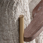 Sillón tapizado beige y dorado Santa Gertrudis