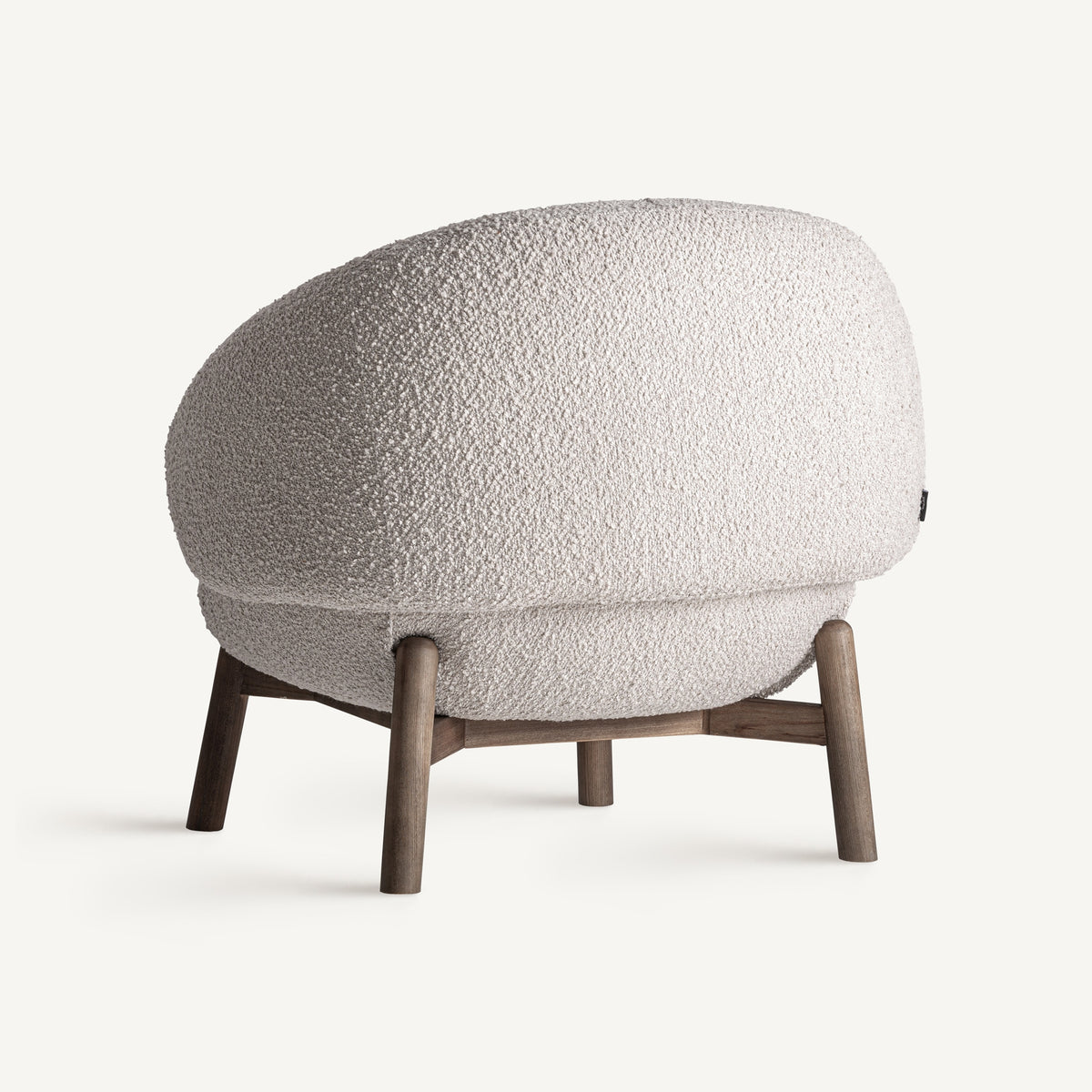 Sillón tapizado beige y olmo Es Caló