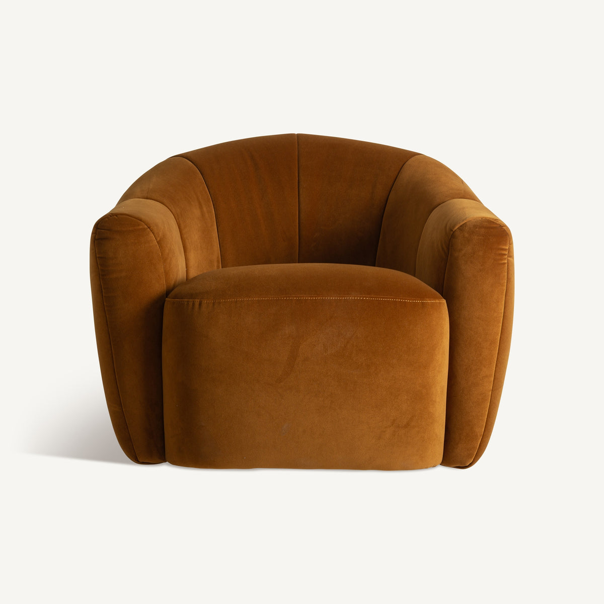 Sillón tapizado camel Umag