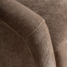 Sillón tapizado marrón con estructura de roble Dorgali