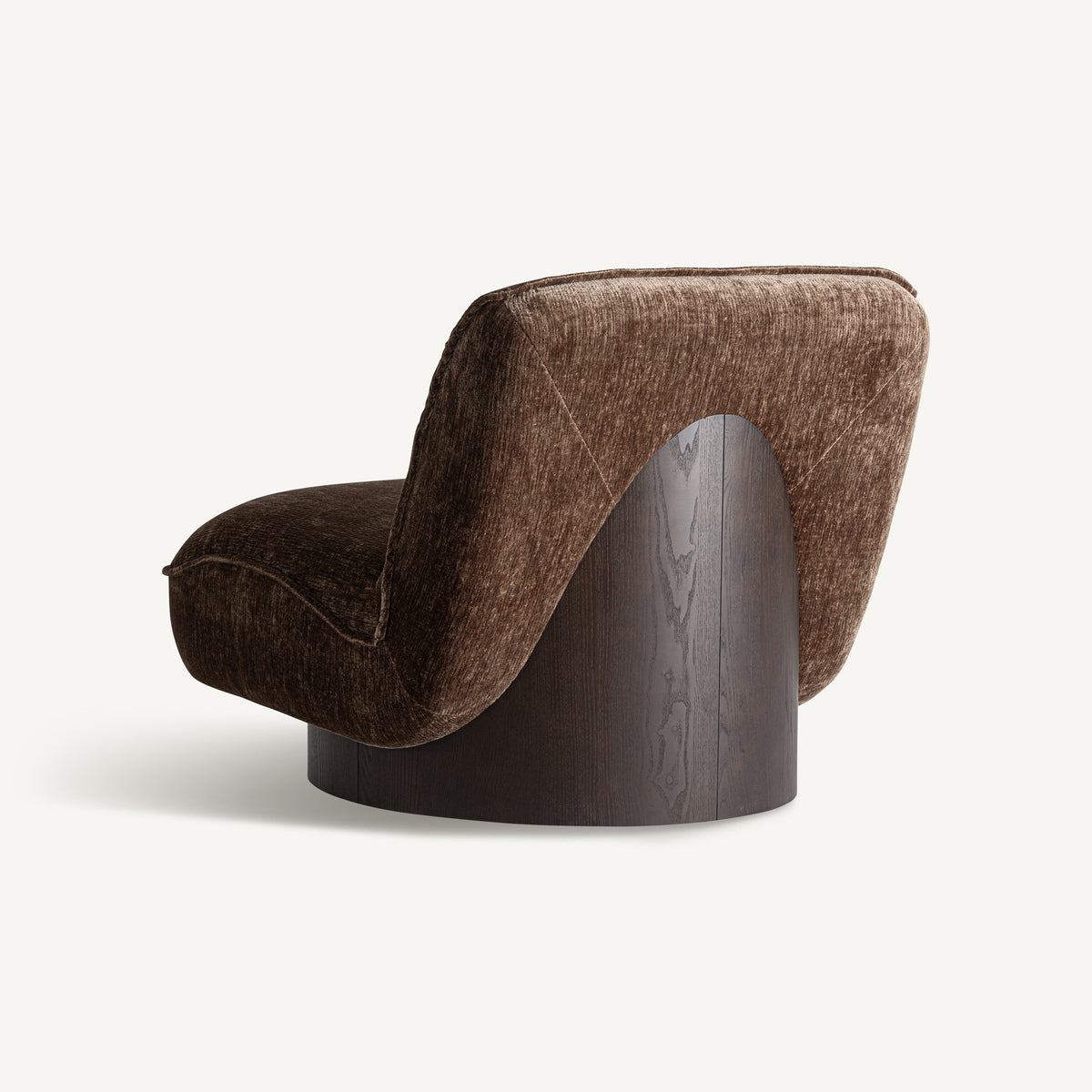 Sillón tapizado marrón de fresno wengué Selce