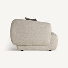 Sofá tapizado beige con estructura de alerce Posada