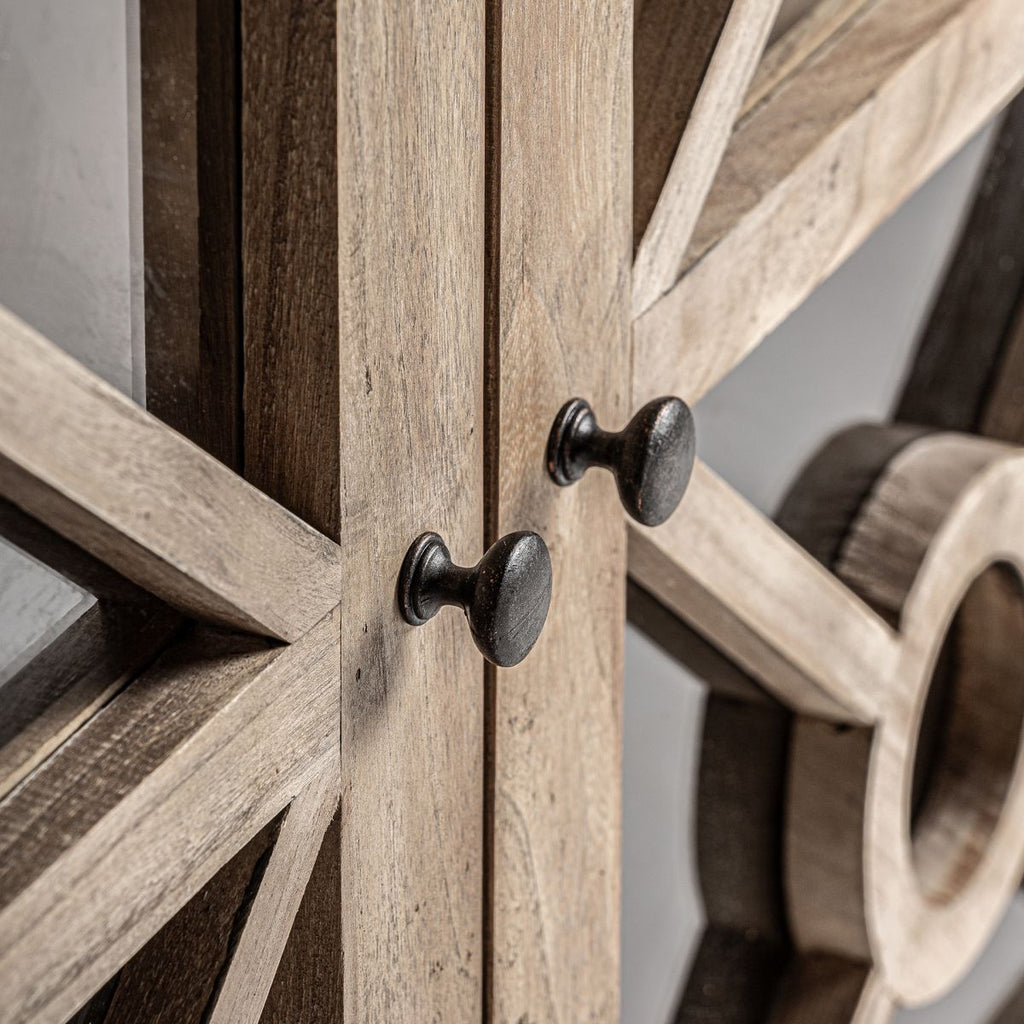 Vitrina Bingu - pino_y_jacaranda