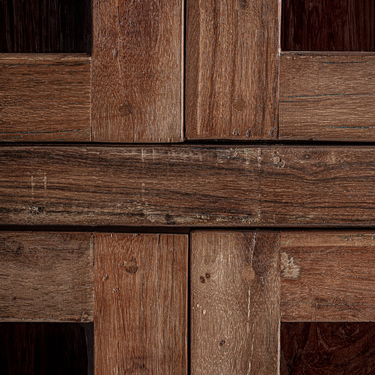 Vitrina de madera recuperada y hierro Zonza