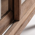 Vitrina modular de teca y vidrio Gradac