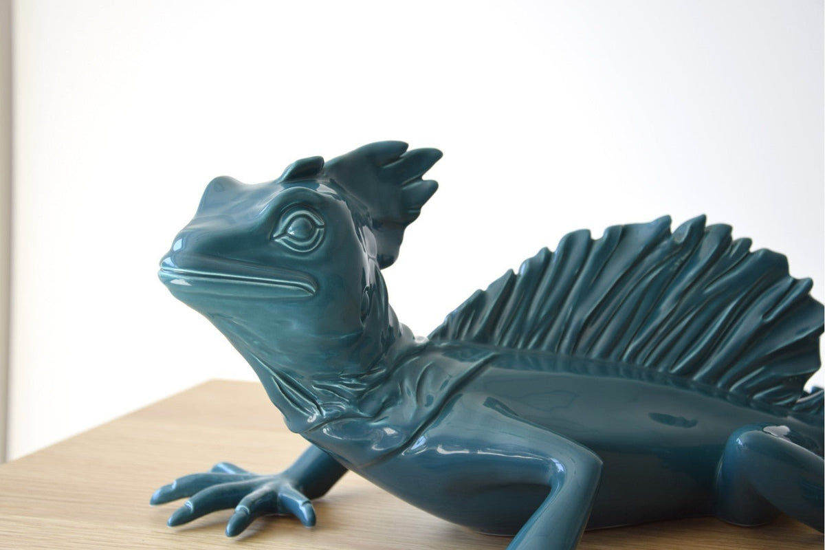 Escultura de Lagarto Aarón - #pino_y_jacaranda#