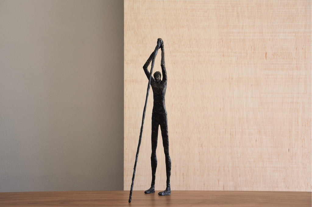 Escultura Hombre Pértiga - #pino_y_jacaranda#