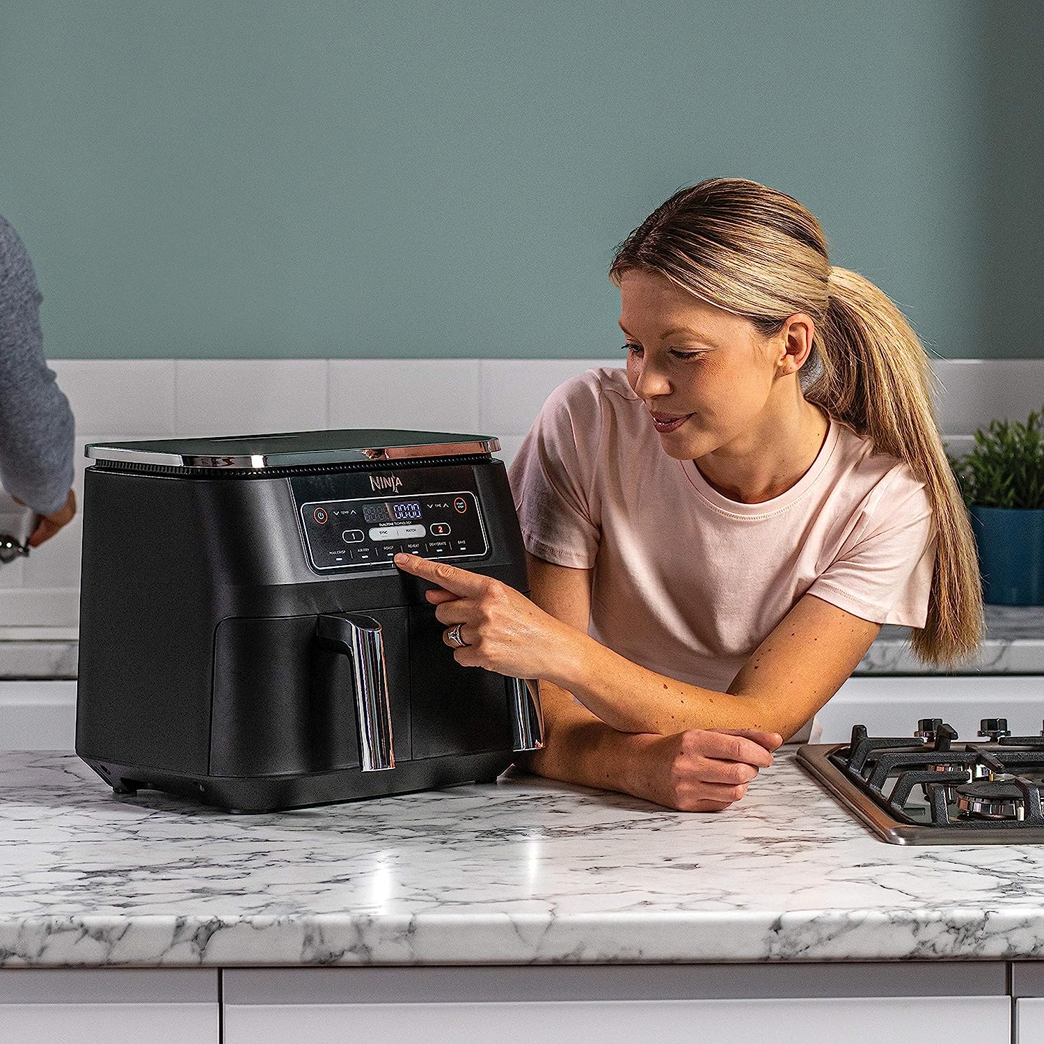 Ninja Foodi Dual Zone 6-in-1 Dual Compartment Air Fryer