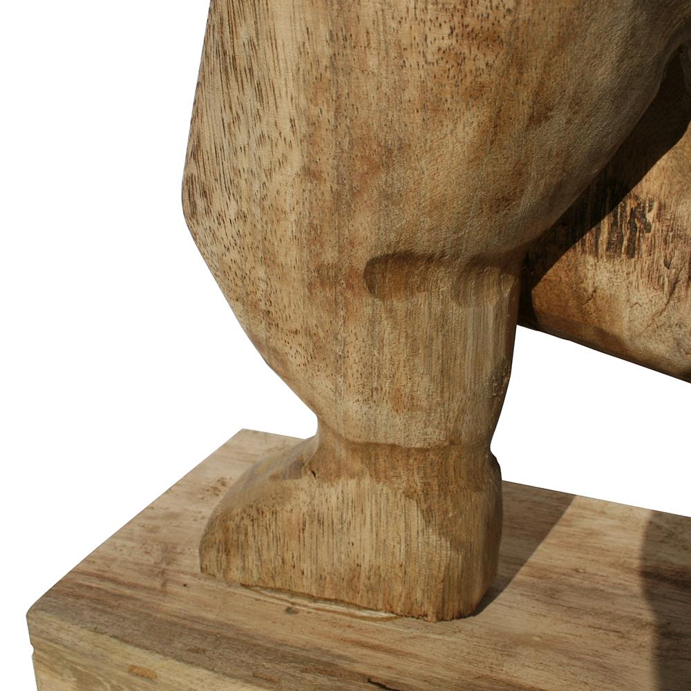 Gorda en Pedestal - #pino_y_jacaranda#