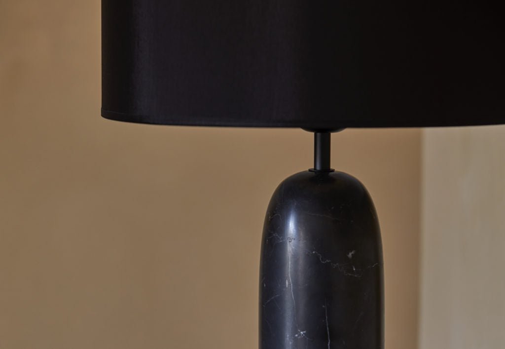 Lámpara de Sobremesa Shin - #pino_y_jacaranda#