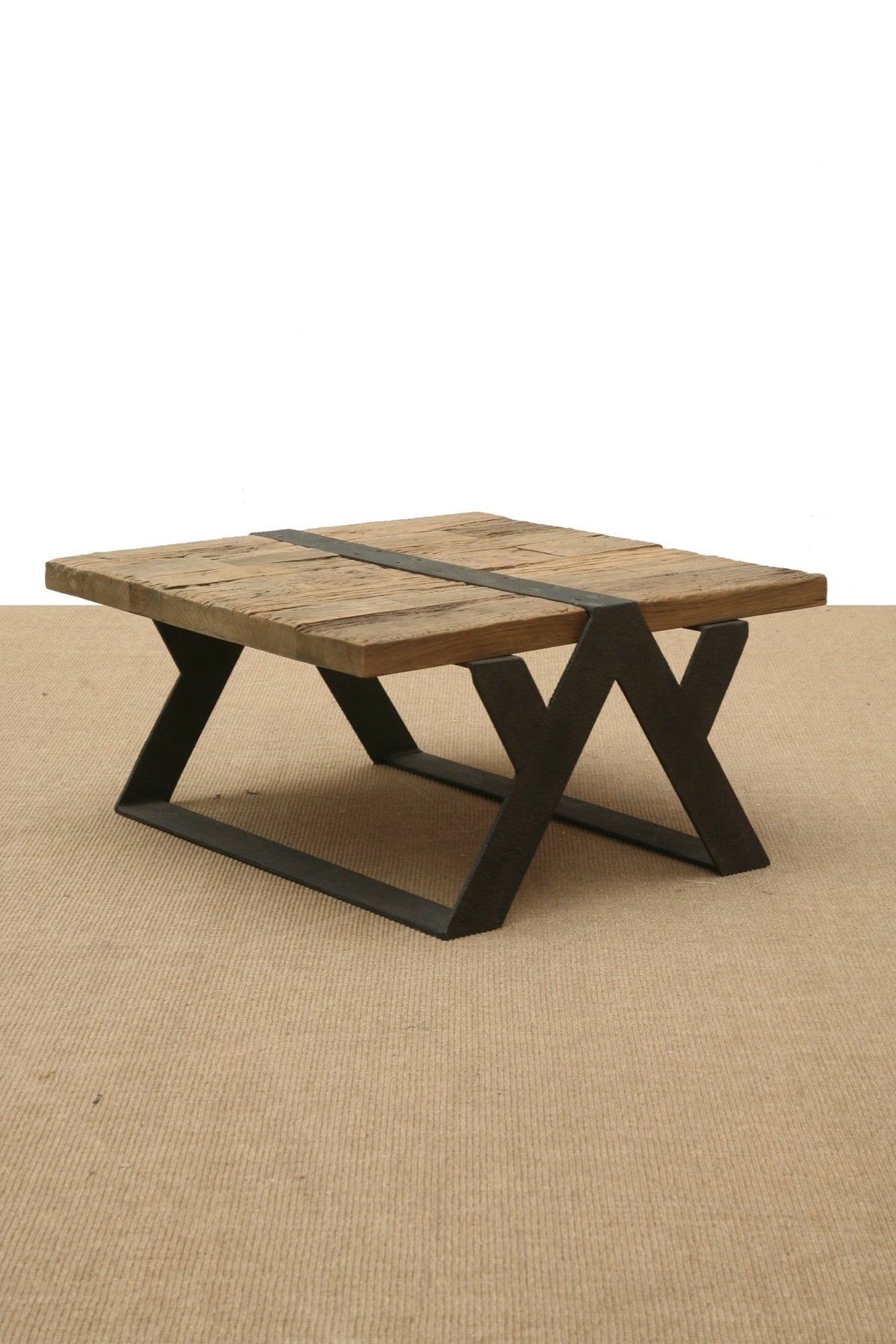 Mesa de Centro Atlanta - #pino_y_jacaranda#