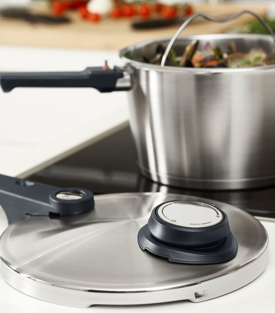 Olla a Presión 2,5L + Cestillo 18 cm + Trípode Vitavit® Premium Fissler - #pino_y_jacaranda#